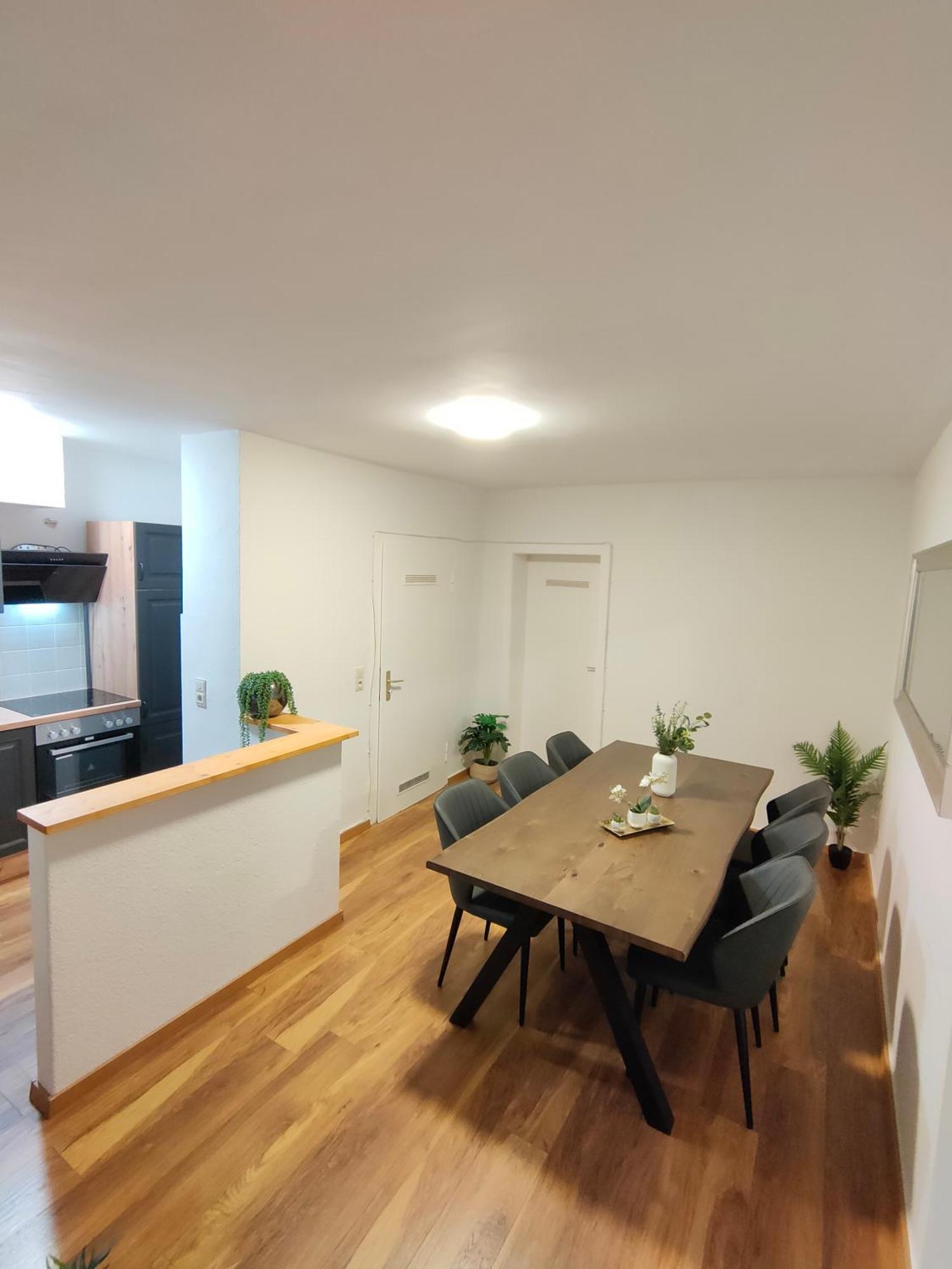Large Central Apartment - Modern & Fully Equipped - Near Fair Cologne Exterior photo